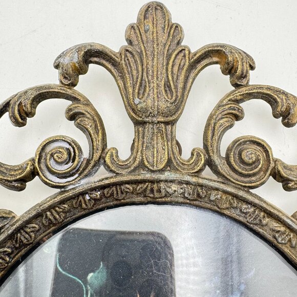 Vintage Brass Oval Floral Picture Frames With Convex Bubble Glass Made In Italy - Picture 11 of 16